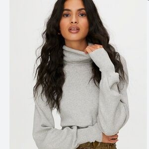 ARITZIA WILFRED Grey Wool Turtleneck Mock neck Cropped Sweater